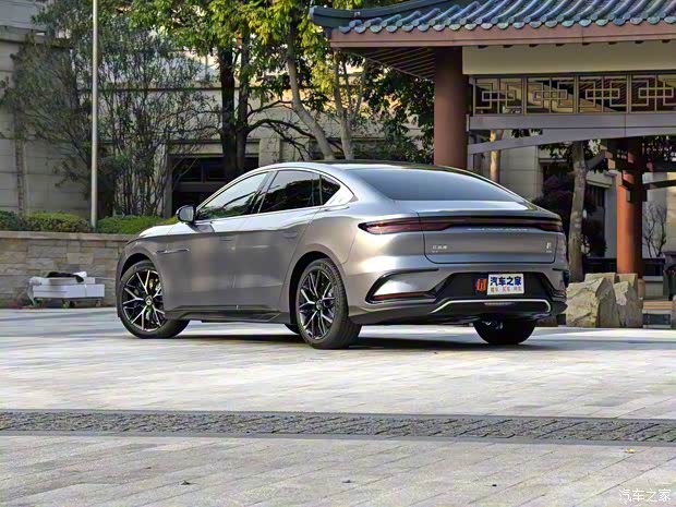 比亚迪 汉 2022款 EV 四驱基本型 比亚迪 汉 2022款 EV 四驱基本型