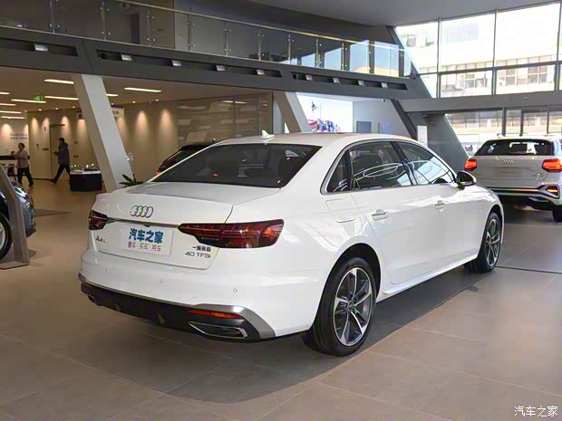 一汽奥迪 奥迪A4L 2023款 40 TFSI 时尚动感型 一汽奥迪 奥迪A4L 2023款 40 TFSI 时尚动感型