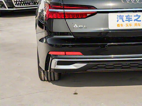 2025款 40 TFSI 豪华动感型 2025款 40 TFSI 豪华动感型