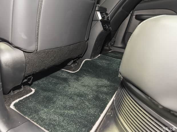 雷克萨斯 雷克萨斯RX 2023款 500h F SPORT Performance 中国台湾版