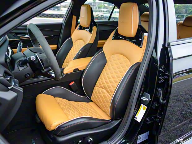 凱迪拉克(進(jìn)口) 凱迪拉克CT4(海外) 2021款 CT4-V Blackwing