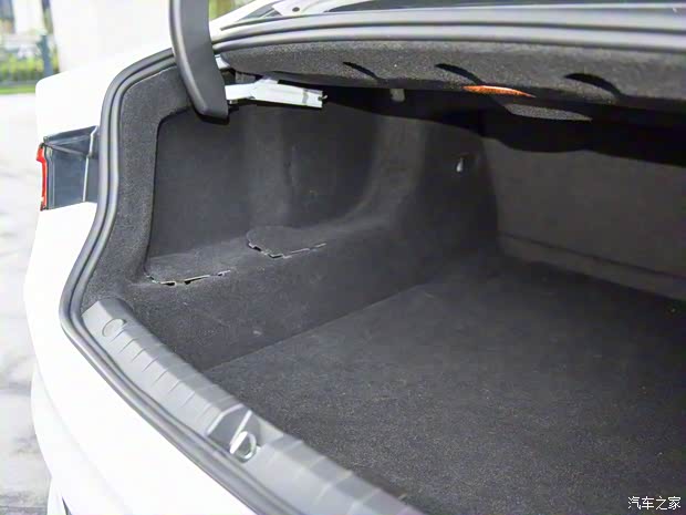 比亚迪 秦PLUS 2021款 DM 基本型