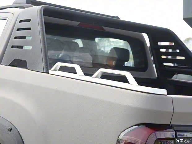 上汽大通 上汽大通MAXUS T90 2022款 2.0T柴油自動四驅上汽?！つ鯓讼? style=