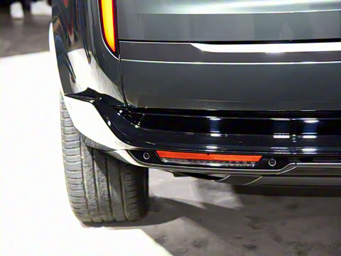 2023款 3.0 L6 400PS 典范加长版 2023款 3.0 L6 400PS 典范加长版