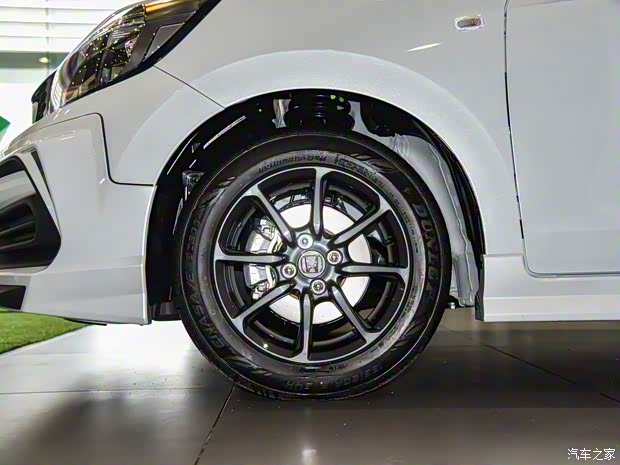 廣汽本田 飛度 2022款 1.5L CVT 無(wú)限MUGEN版