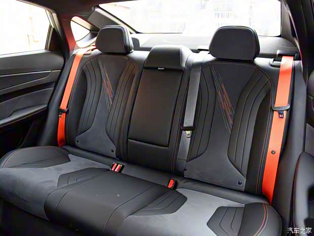 吉利汽车 缤瑞 2022款 缤瑞COOL 1.5T DCT电掣版