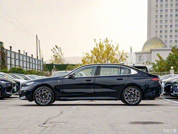華晨寶馬 寶馬5系 2024款 530Li M運(yùn)動套裝