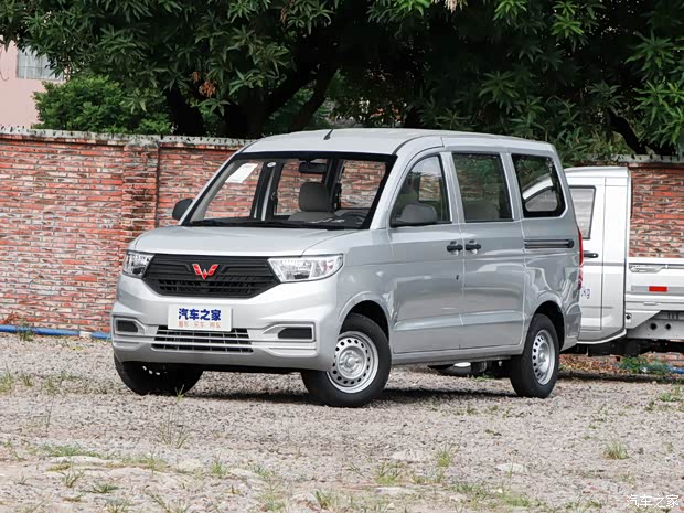 上汽通用五菱 五菱宏光V 2019款 1.5L劲取版国VI LAR 上汽通用五菱 五菱宏光V 2019款 1.5L劲取版国VI LAR