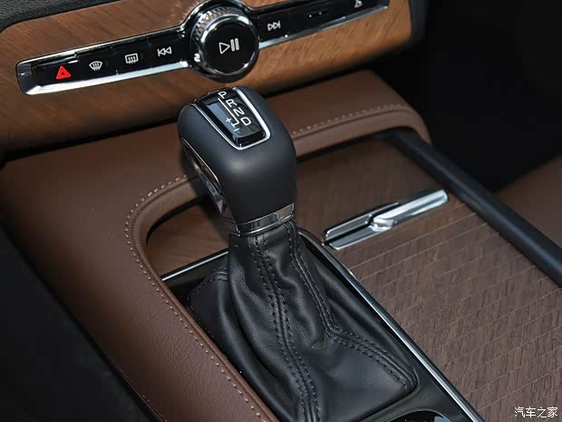沃尔沃(进口) 沃尔沃XC90 2020款 T6 智逸豪华版 7座 沃尔沃(进口) 沃尔沃XC90 2020款 T6 智逸豪华版 7座