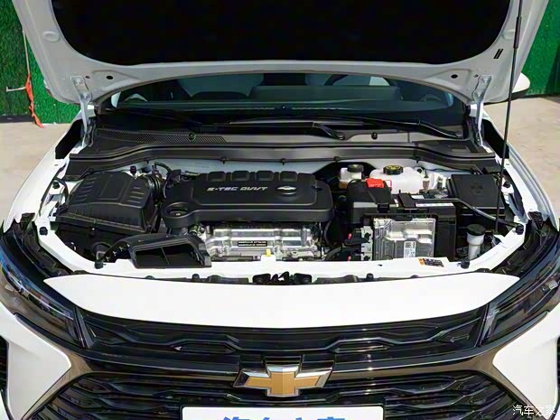 上汽通用雪佛兰 科鲁泽 2024款 1.5L 双离合悦享版 上汽通用雪佛兰 科鲁泽 2024款 1.5L 双离合悦享版