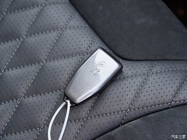 一汽红旗 红旗HS5 2019款 2.0T 智联旗领四驱版