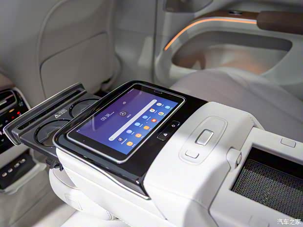 梅赛德斯-EQ 奔驰EQS SUV 2022款 基本型 梅赛德斯-EQ 奔驰EQS SUV 2022款 基本型