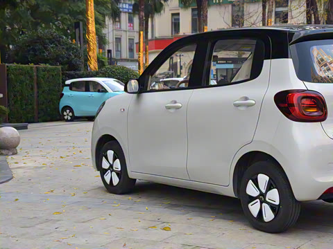 2025款 四门版 臻享+款 2025款 四门版 臻享+款