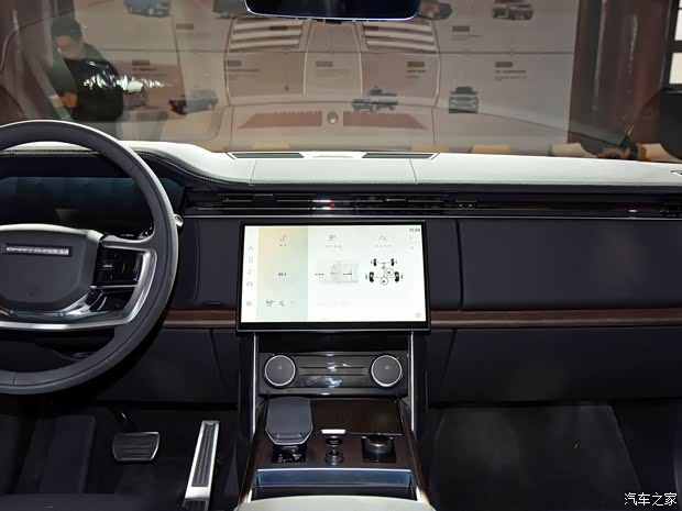 路虎(进口) 揽胜 2022款 3.0 L6 400PS 典范加长版