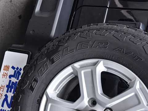 2021款 2.0T 撒哈拉两门版 2021款 2.0T 撒哈拉两门版