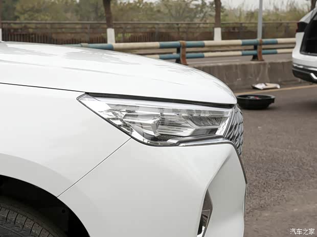 长城汽车 哈弗M6 2021款 PLUS 1.5T 手动精英智联型