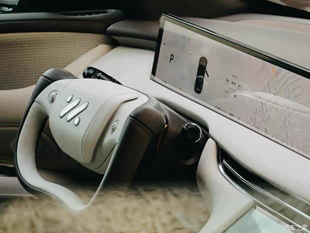 智己汽車 智己LS7 2023款 100kWh Pro四驅(qū)版