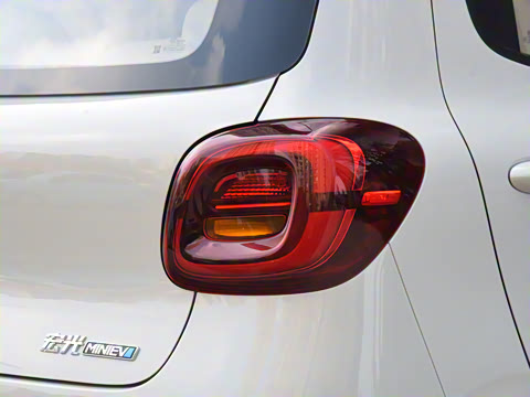 2025款 四门版 臻享+款 2025款 四门版 臻享+款