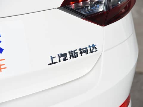 2019款 1.5L 自动豪华版 2019款 1.5L 自动豪华版