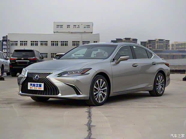 雷克薩斯 雷克薩斯ES 2018款 300h 尊享版