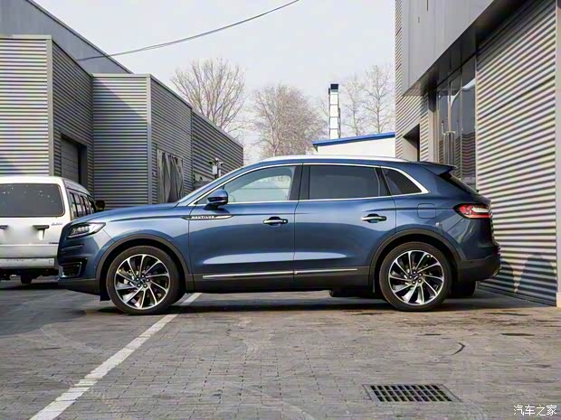 林肯 航海家 2019款 2.7T 四驱尊耀版 国V 林肯 航海家 2019款 2.7T 四驱尊耀版 国V