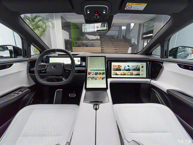 华人运通 高合HiPhi X 2022款 智远版6座 长续航版