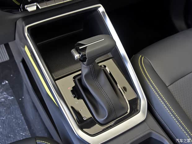 上汽通用五菱 五菱星驰 2022款 1.5T 基本型 上汽通用五菱 五菱星驰 2022款 1.5T 基本型