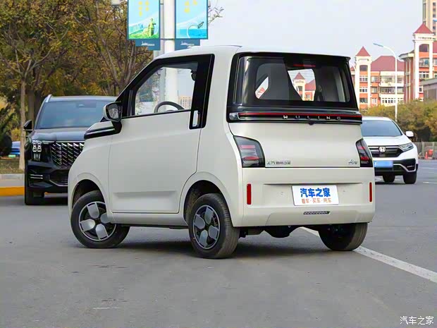 上汽通用五菱 五菱Air ev晴空 2023款 兩座-進(jìn)階版