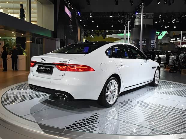 奇瑞捷豹路虎 捷豹XFL 2020款 XFL 2.0T P200 两驱赛旗版 奇瑞捷豹路虎 捷豹XFL 2020款 XFL 2.0T P200 两驱赛旗版