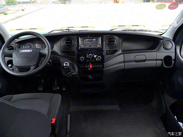 南京依维柯 依维柯Daily(欧胜) 2018款 3.0T短轴低顶多功能车F1C