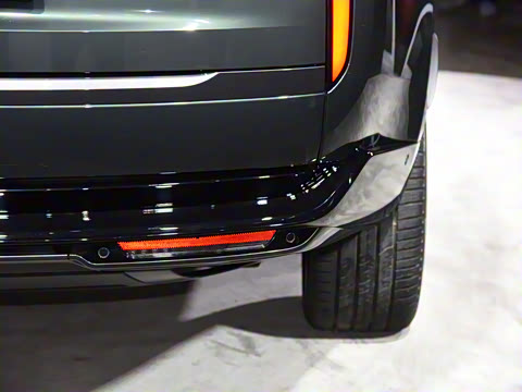 2023款 3.0 L6 400PS 典范加长版 2023款 3.0 L6 400PS 典范加长版