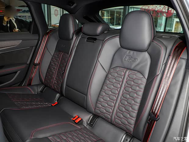 Audi Sport 奧迪RS 6 2021款 RS 6 4.0T Avant 尊享版