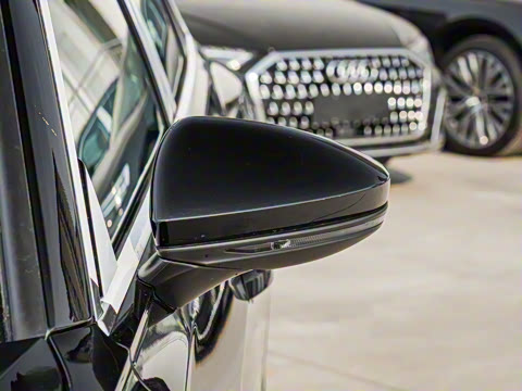 2025款 40 TFSI 豪华动感型 2025款 40 TFSI 豪华动感型