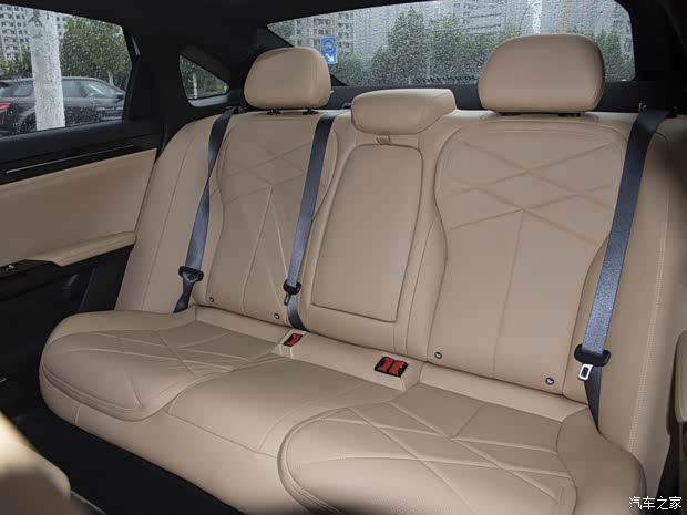 吉利汽车 银河L6 2023款 125km MAX 吉利汽车 银河L6 2023款 125km MAX