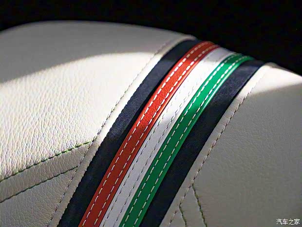 帕加尼 Huayra 2021款 Tricolore 帕加尼 Huayra 2021款 Tricolore