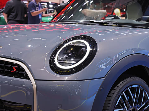 2025款 2.0T COOPER S CABRIO 白日星尘限定配色 2025款 2.0T COOPER S CABRIO 白日星尘限定配色