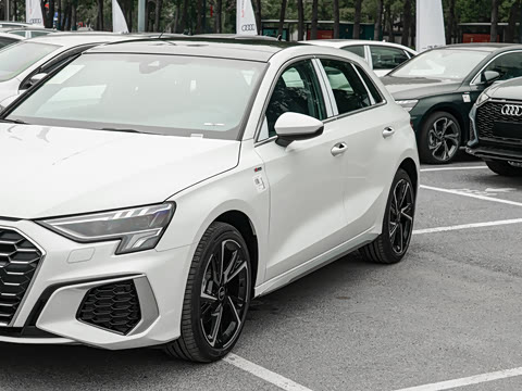 2023款 改款 Sportback 35 TFSI 时尚运动型 2023款 改款 Sportback 35 TFSI 时尚运动型