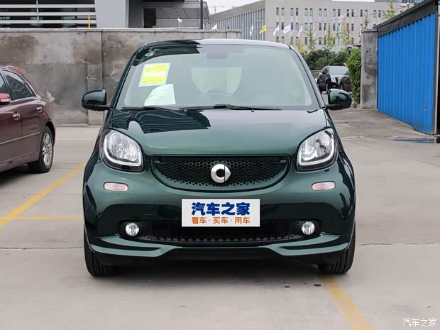 smart smart fortwo 2018款 0.9T 66千瓦流光綠特別版