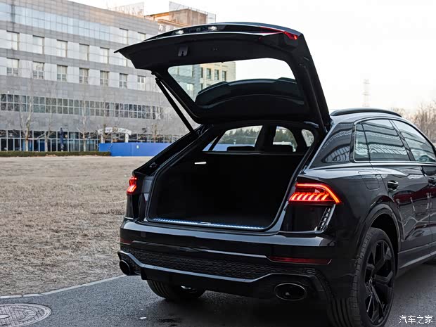 Audi Sport 奥迪RS Q8 2021款 基本型