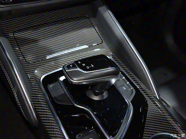 上汽大通 上汽大通MAXUS D90 Pro 2022款 2.0T 柴油四驅川藏公路版 6座