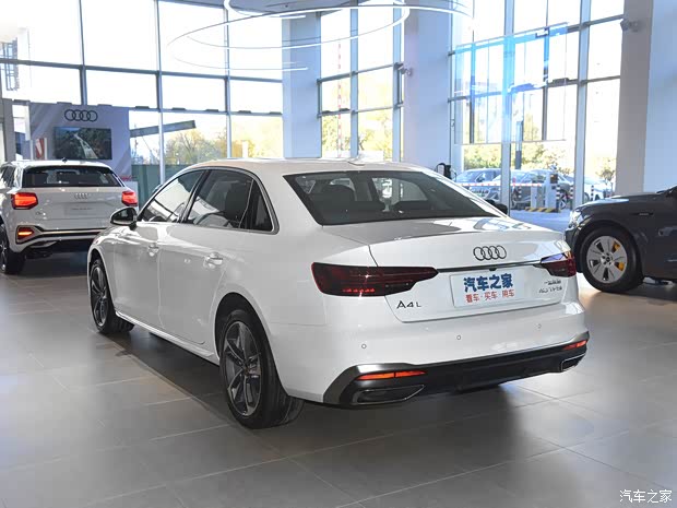 一汽奥迪 奥迪A4L 2023款 40 TFSI 时尚动感型 一汽奥迪 奥迪A4L 2023款 40 TFSI 时尚动感型