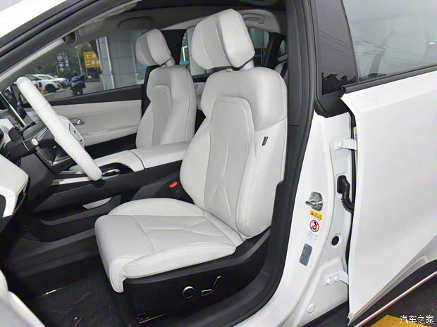 長(zhǎng)安深藍(lán) 長(zhǎng)安深藍(lán)SL03 2022款 1.5L 1200增程版