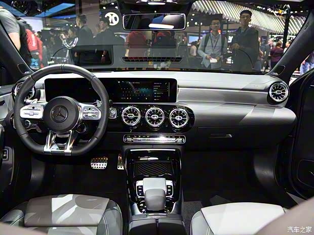 北京奔馳 奔馳A級(jí)AMG 2019款 AMG A 35L