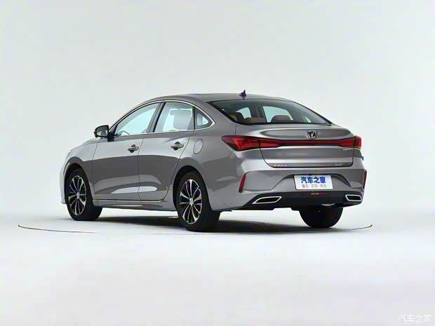 长安汽车 逸动 2022款 PLUS 蓝鲸NE 1.4T GDI DCT高配版 长安汽车 逸动 2022款 PLUS 蓝鲸NE 1.4T GDI DCT高配版