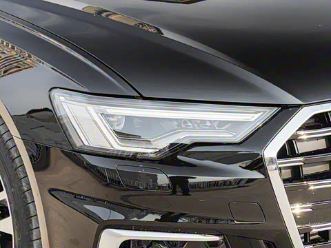 2025款 40 TFSI 豪华动感型 2025款 40 TFSI 豪华动感型