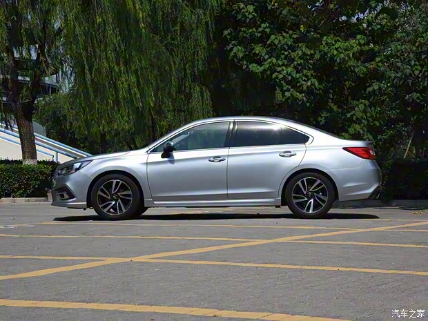 斯巴鲁 力狮 2018款 2.5i 全驱荣耀版 EyeSight