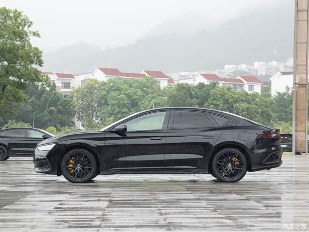 比亚迪 汉 2023款 DM-p 202KM 四驱旗舰型 比亚迪 汉 2023款 DM-p 202KM 四驱旗舰型