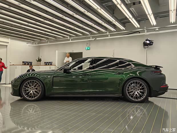 保時捷 Panamera新能源 2024款  Panamera Turbo E-Hybrid 行政加長版 4.0T