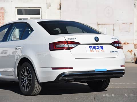 2019款 1.5L 自动豪华版 2019款 1.5L 自动豪华版
