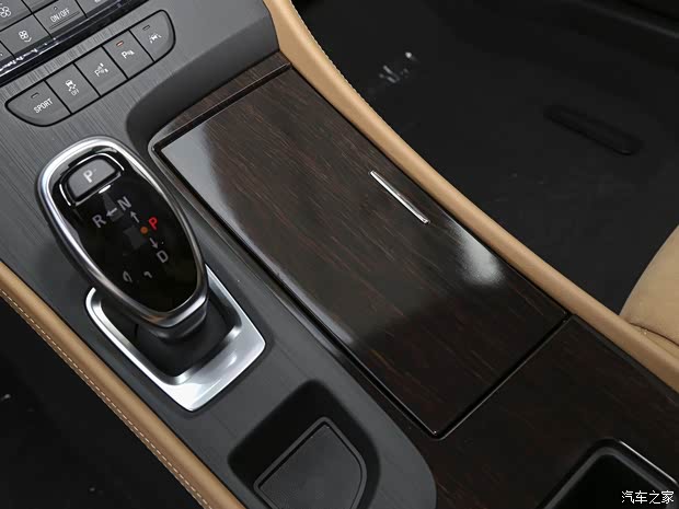 上汽通用别克 君越 2020款 652T 尊贵型